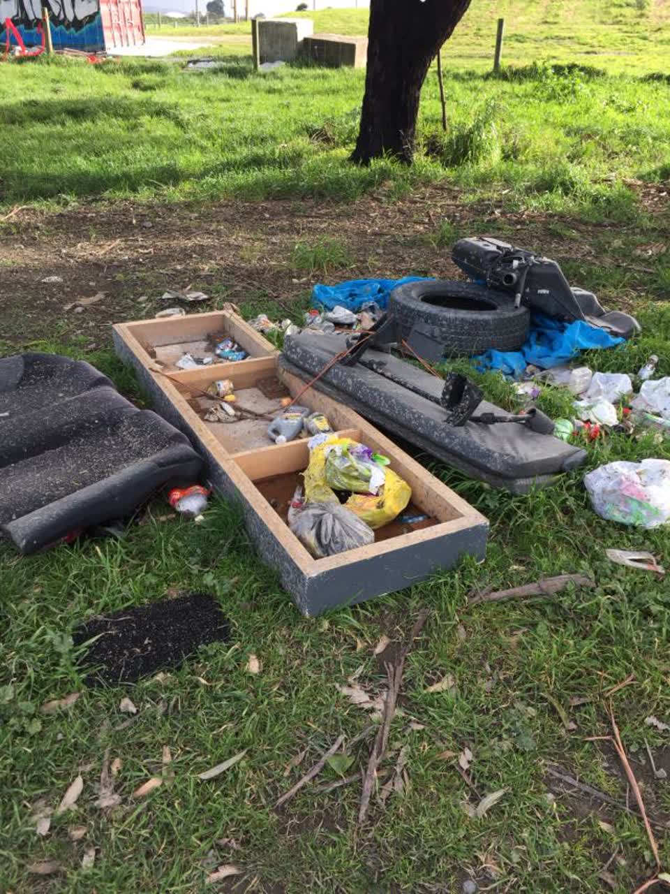 The photograph attached to this rubbish/recycling report