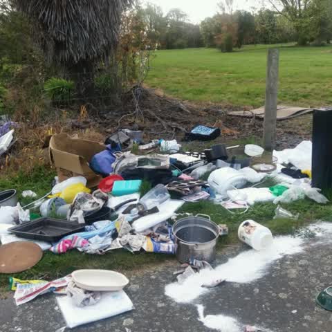 Rubbish/Recycling, a report photo