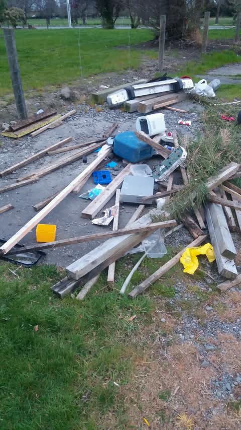 Rubbish/Recycling, a report photo