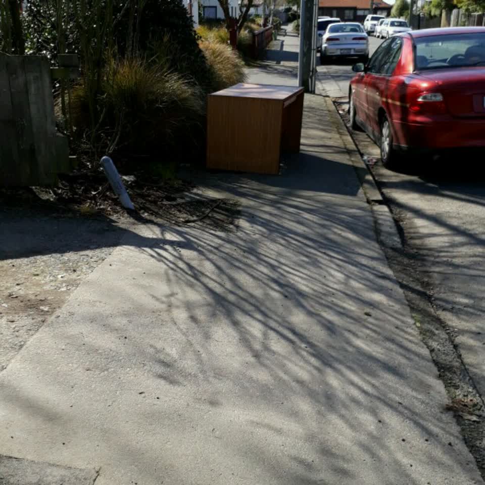 The photograph attached to this rubbish/recycling report