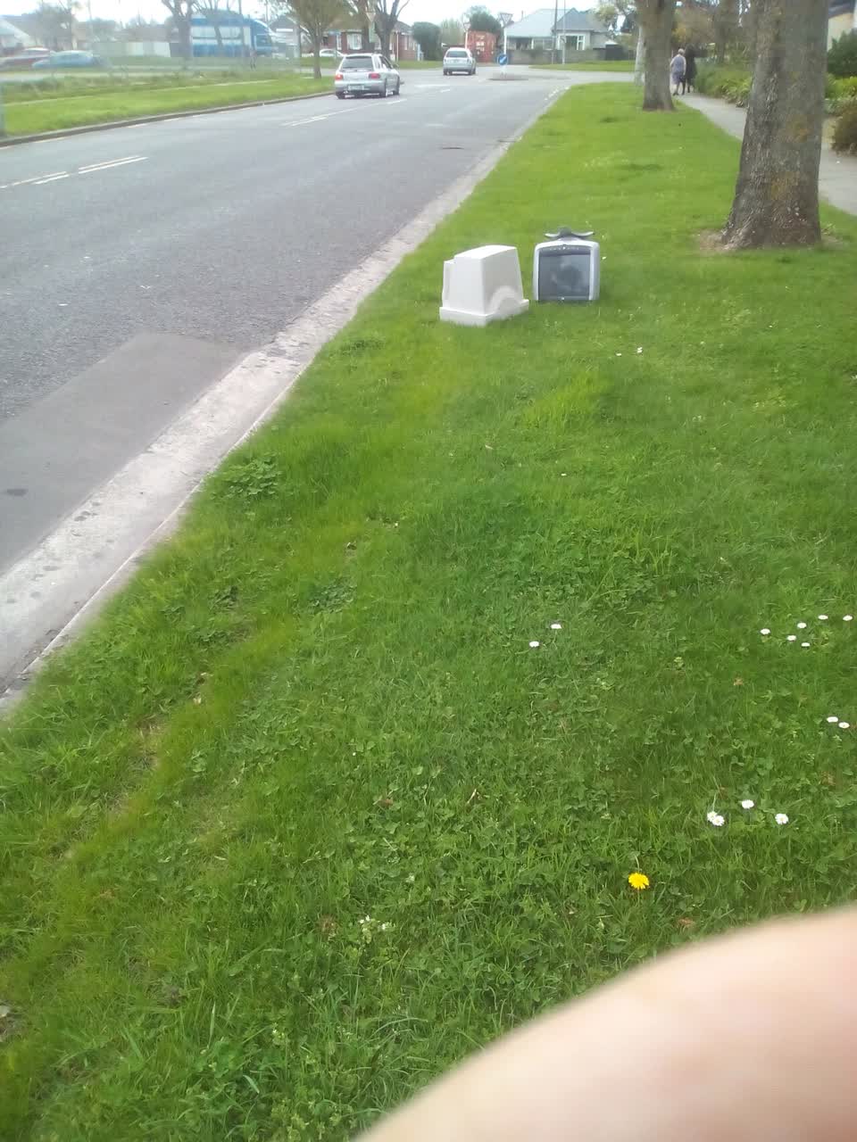 The photograph attached to this rubbish/recycling report
