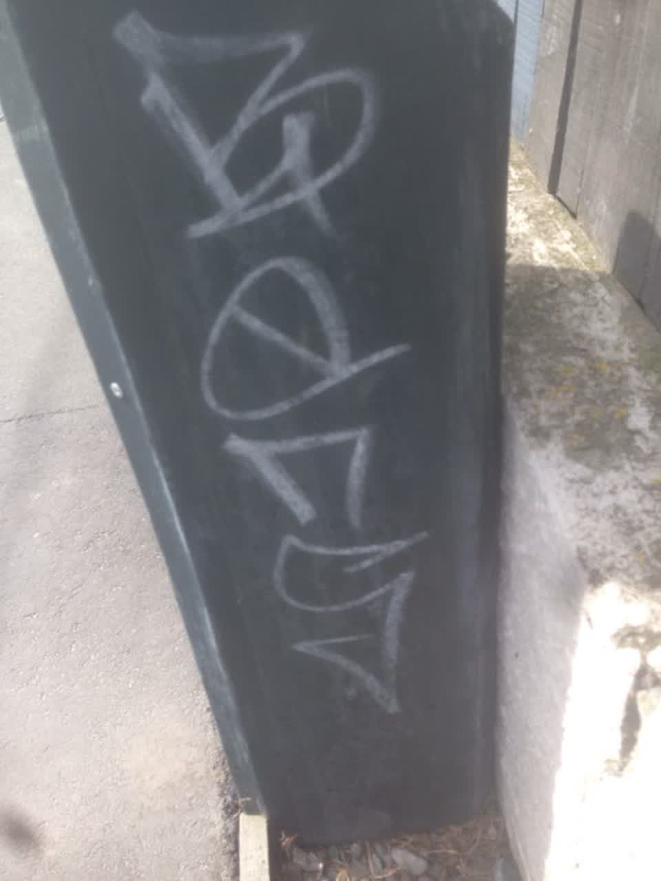 The photograph attached to this graffiti report