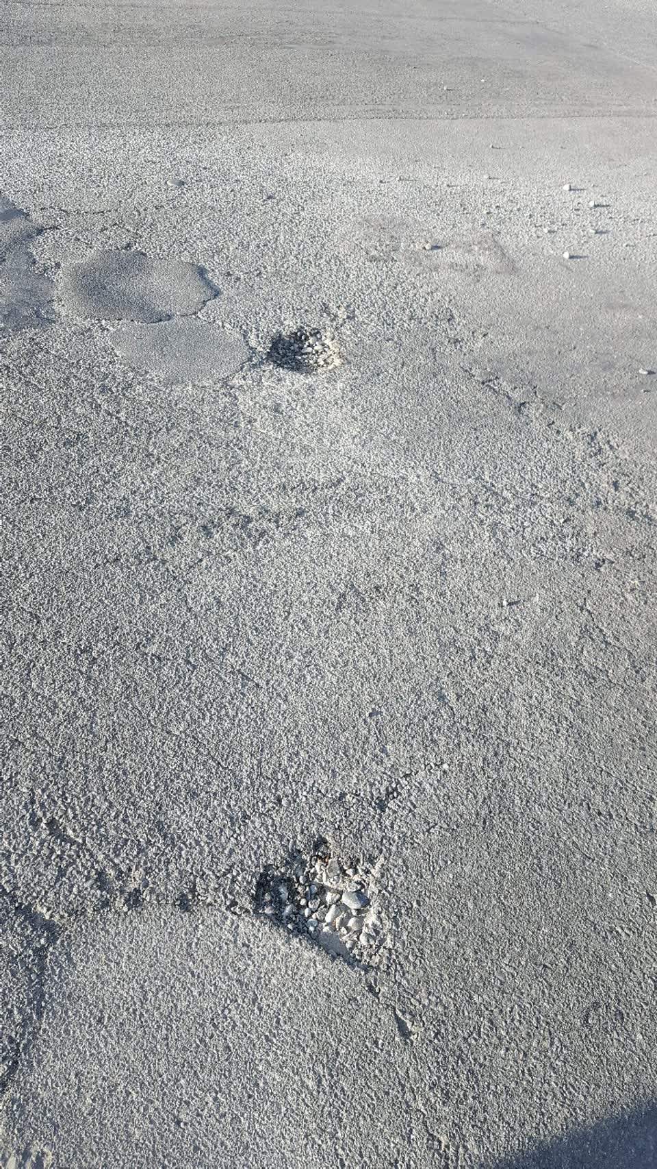 The photograph attached to this roading/streets report