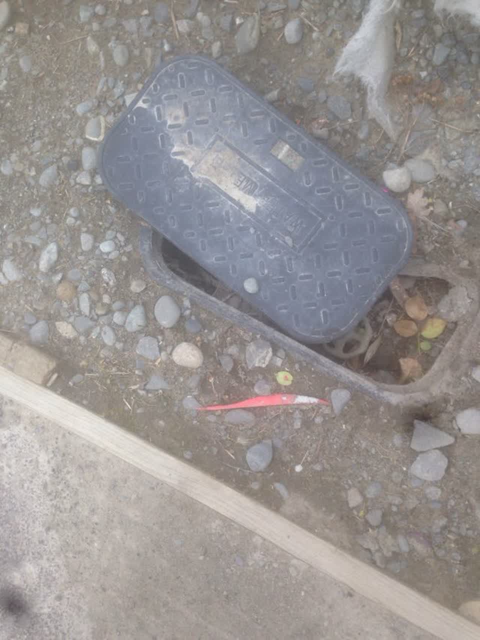 The photograph attached to this roading/streets report