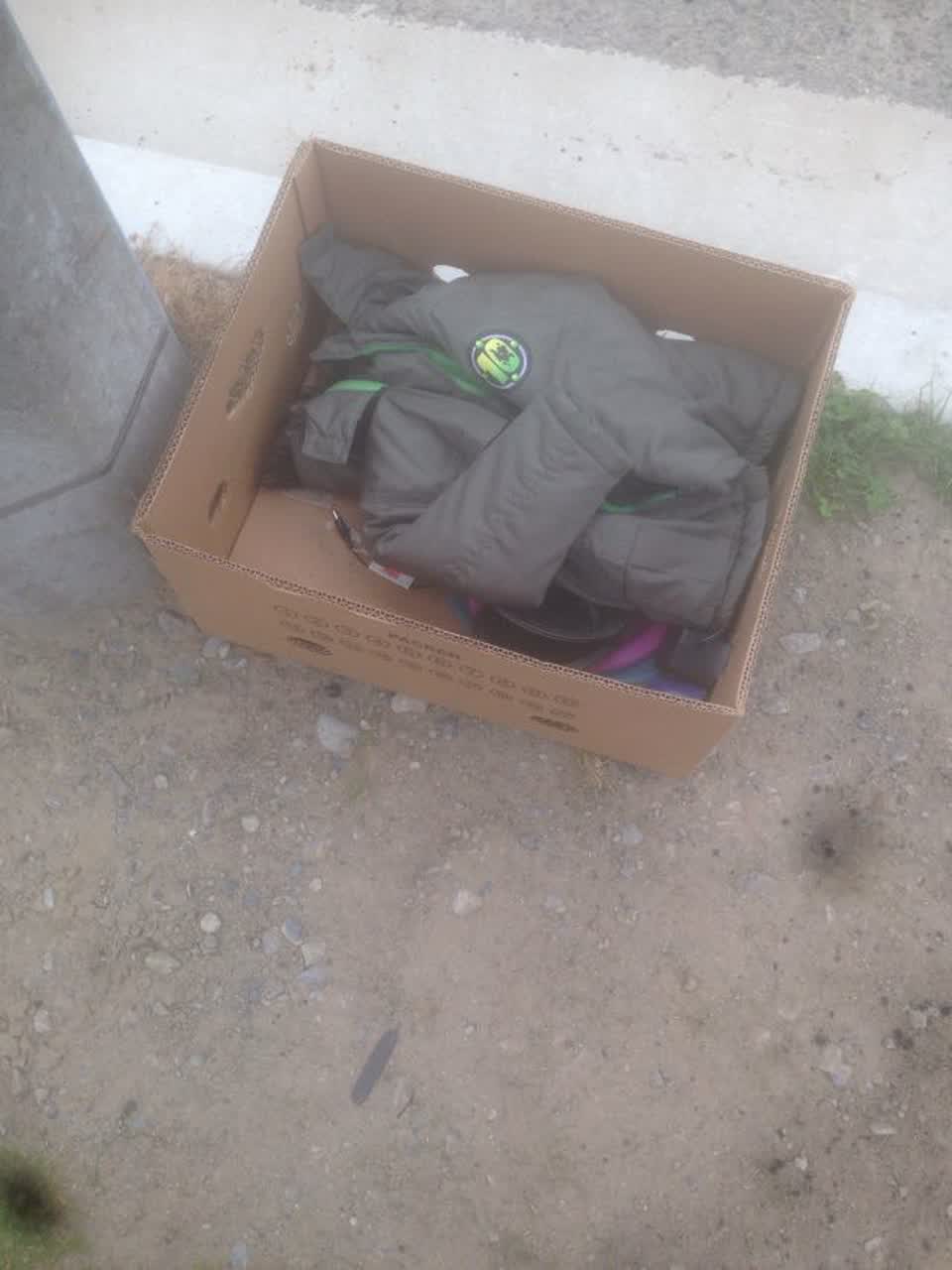 The photograph attached to this rubbish/recycling report