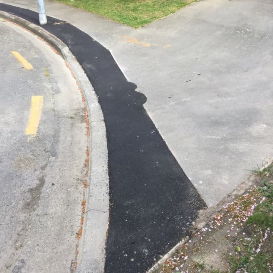 The photograph attached to this roading/streets report