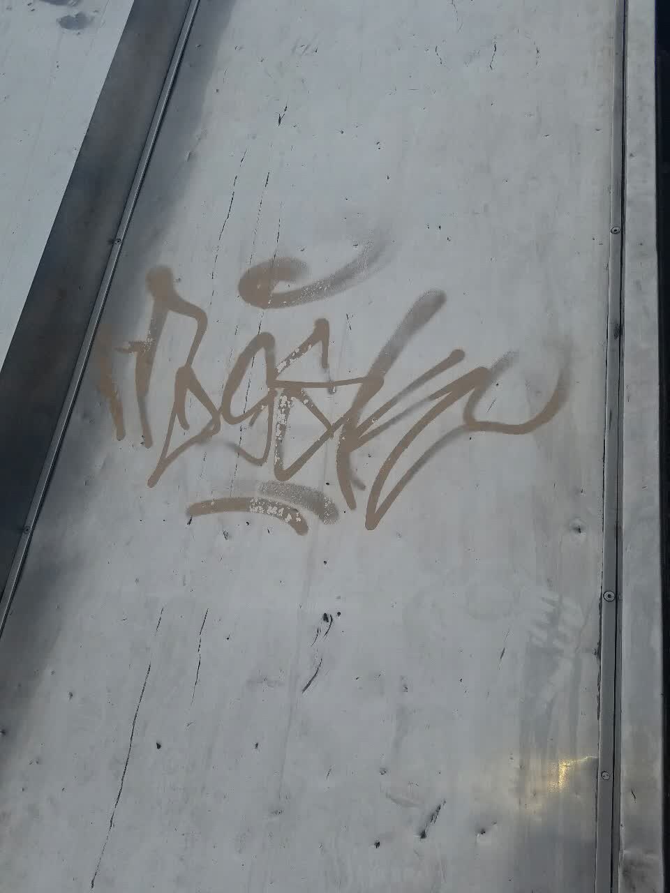 The photograph attached to this graffiti report