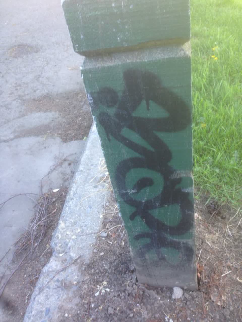 The photograph attached to this graffiti report