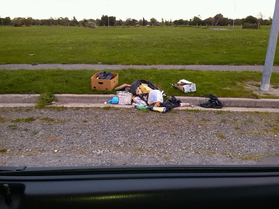 The photograph attached to this rubbish/recycling report