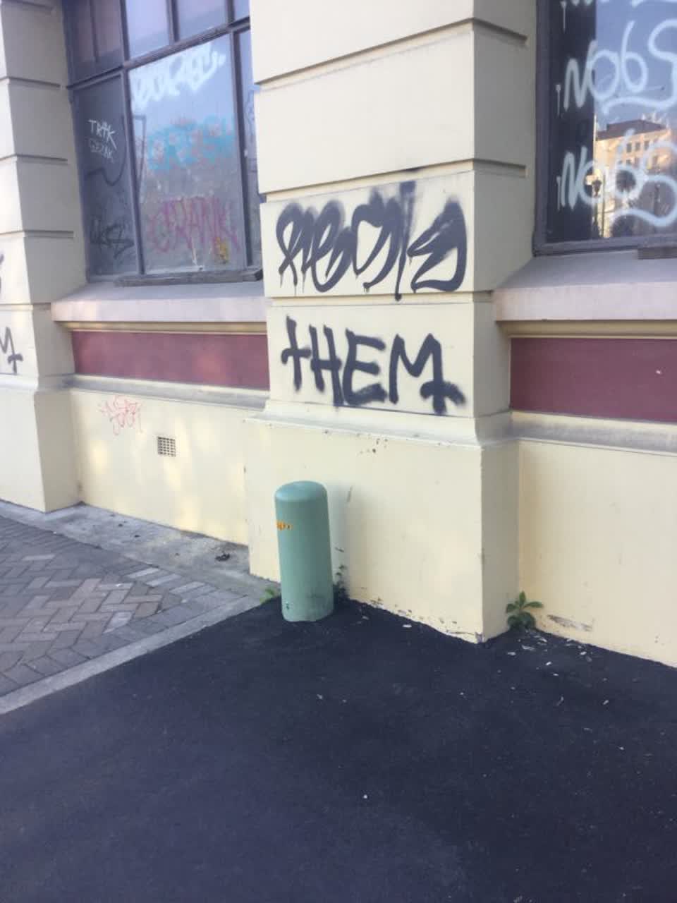 The photograph attached to this graffiti report