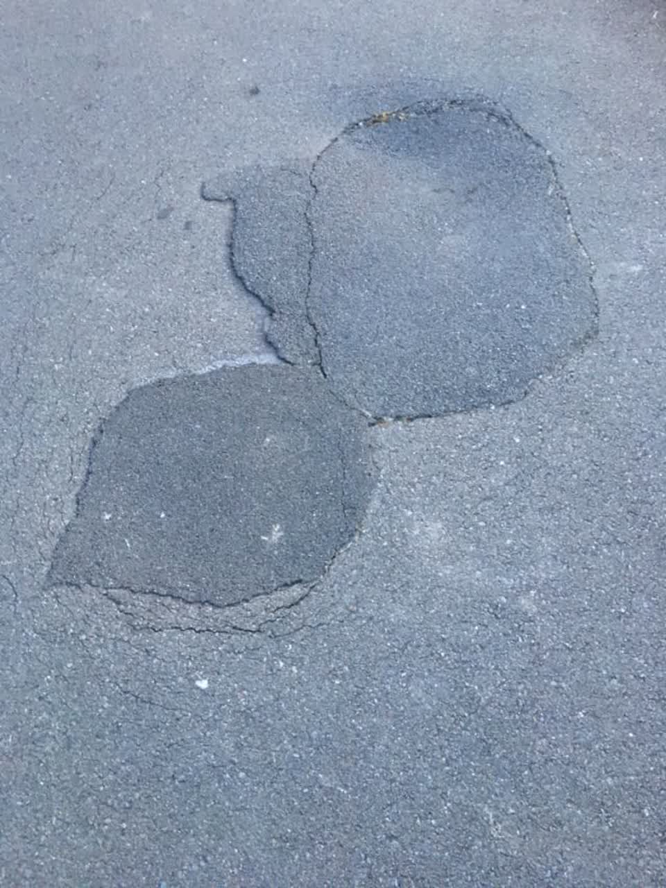 The photograph attached to this roading/streets report