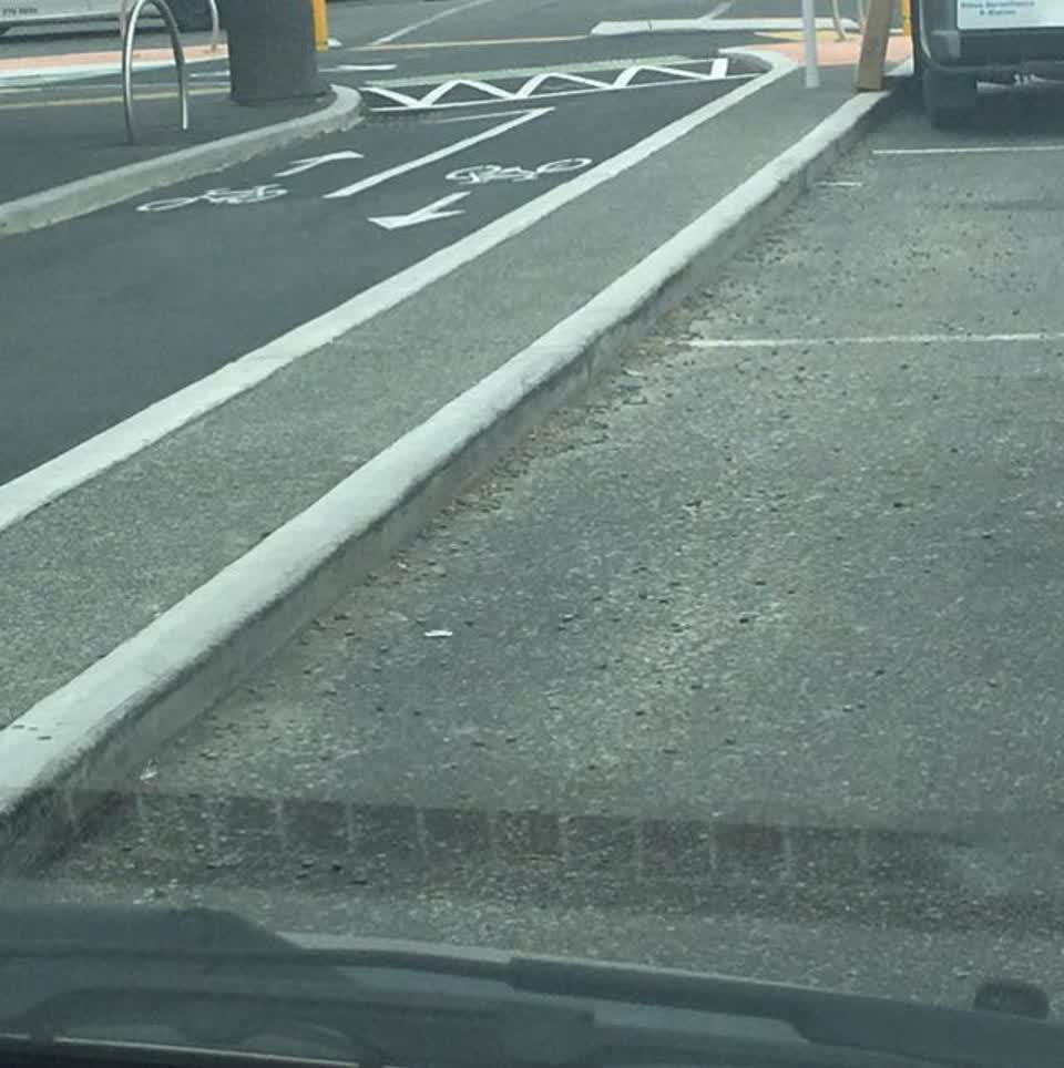 The photograph attached to this roading/streets report