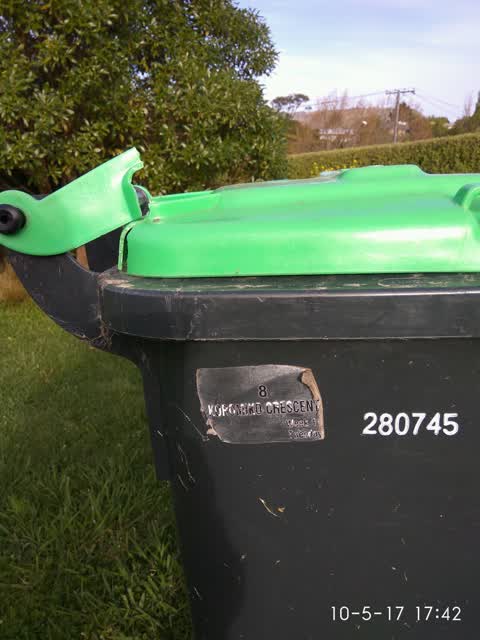 Rubbish/Recycling, a report photo