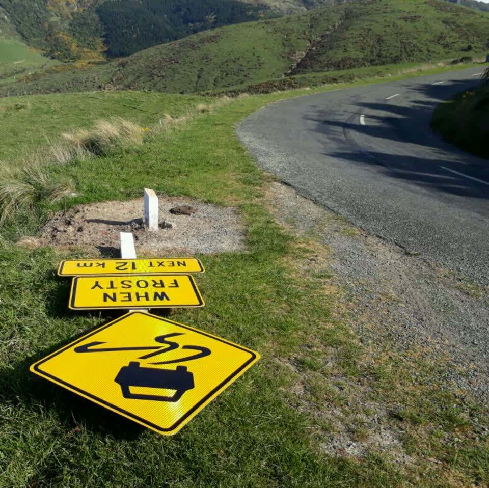 The photograph attached to this roading/streets report