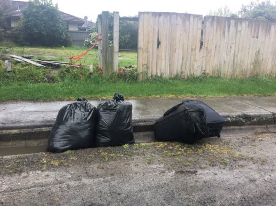 The photograph attached to this rubbish/recycling report