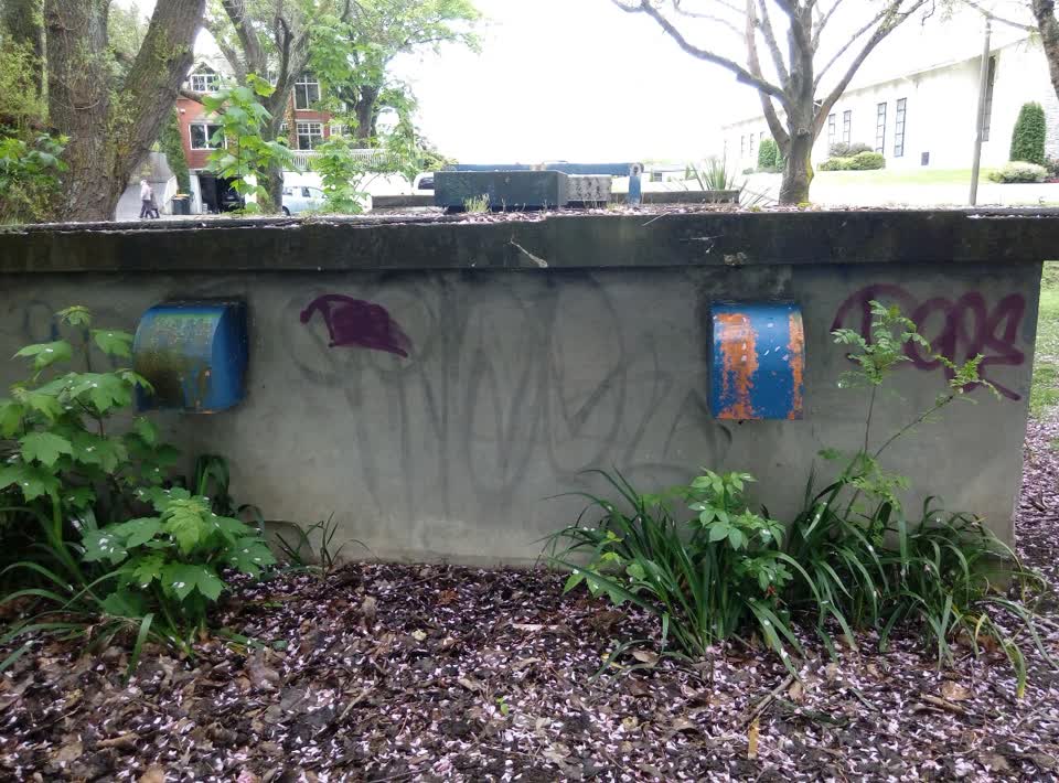 The photograph attached to this graffiti report