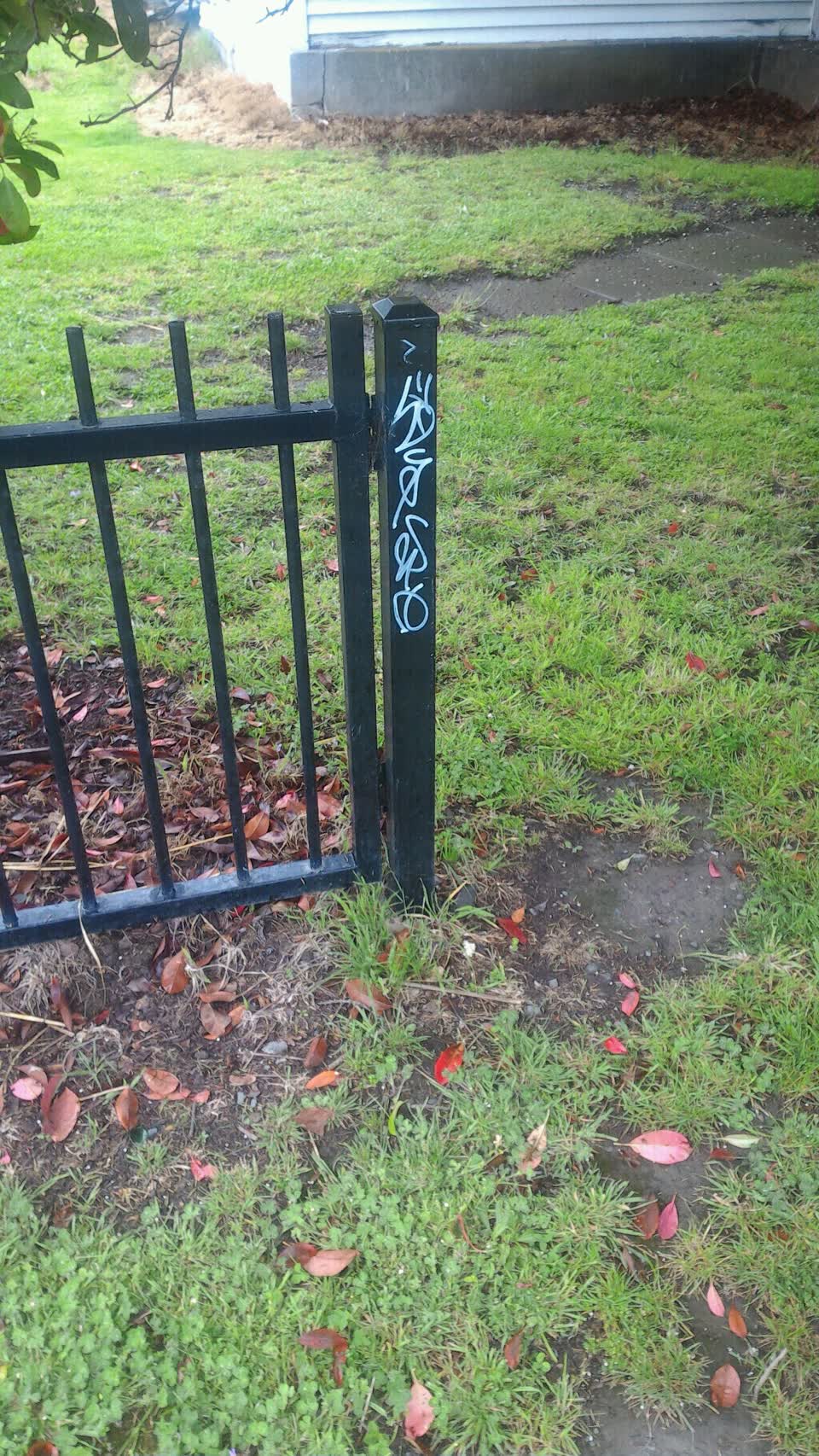 The photograph attached to this graffiti report