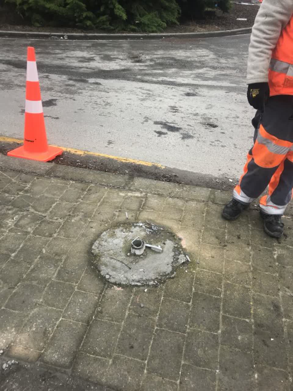 The photograph attached to this roading/streets report