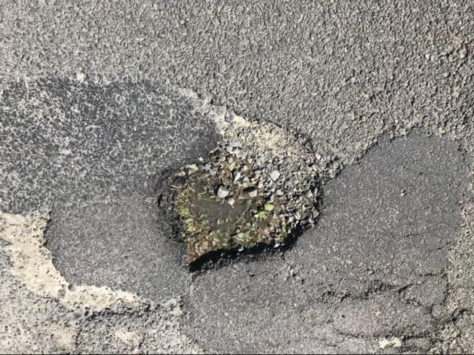 The photograph attached to this roading/streets report
