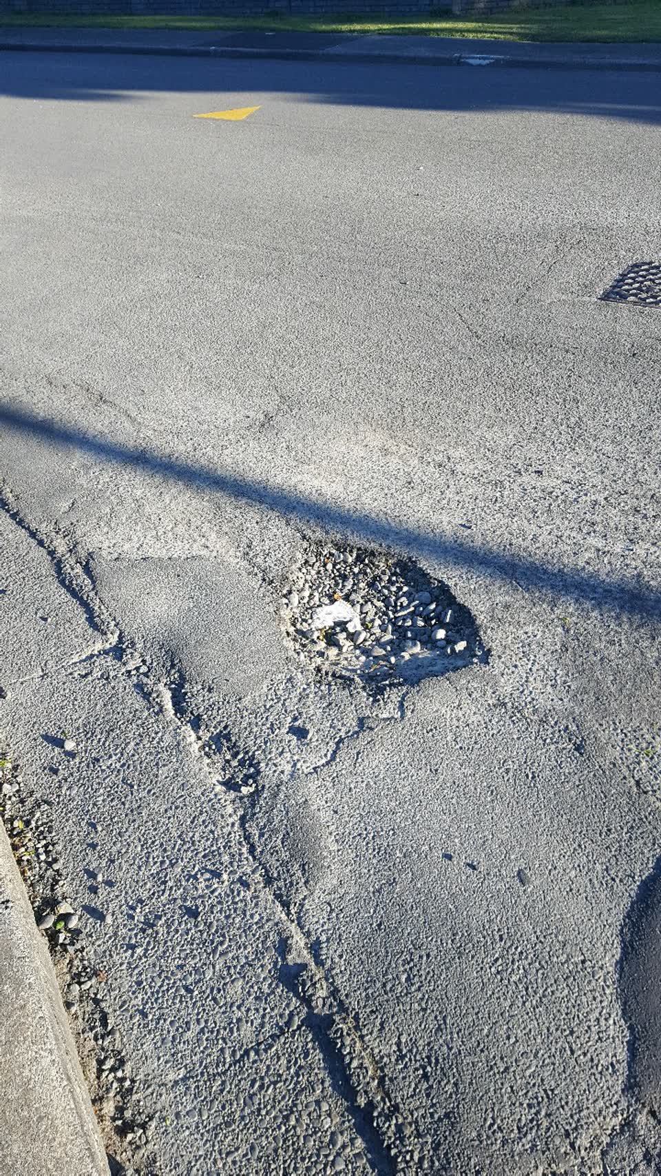 The photograph attached to this roading/streets report