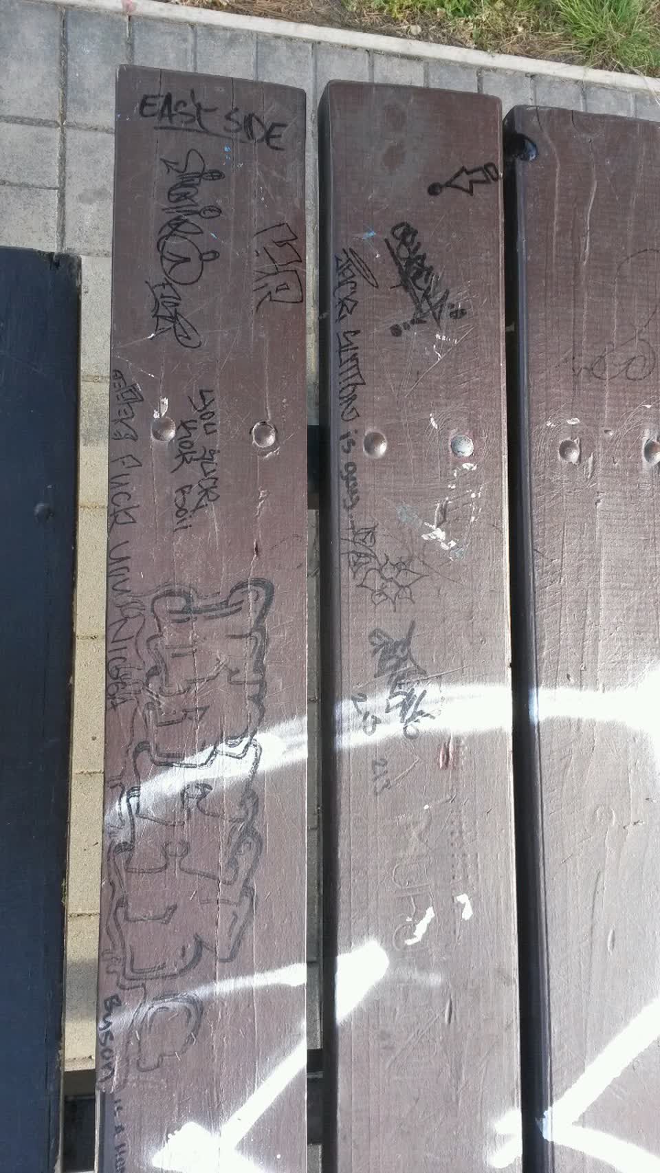 The photograph attached to this graffiti report