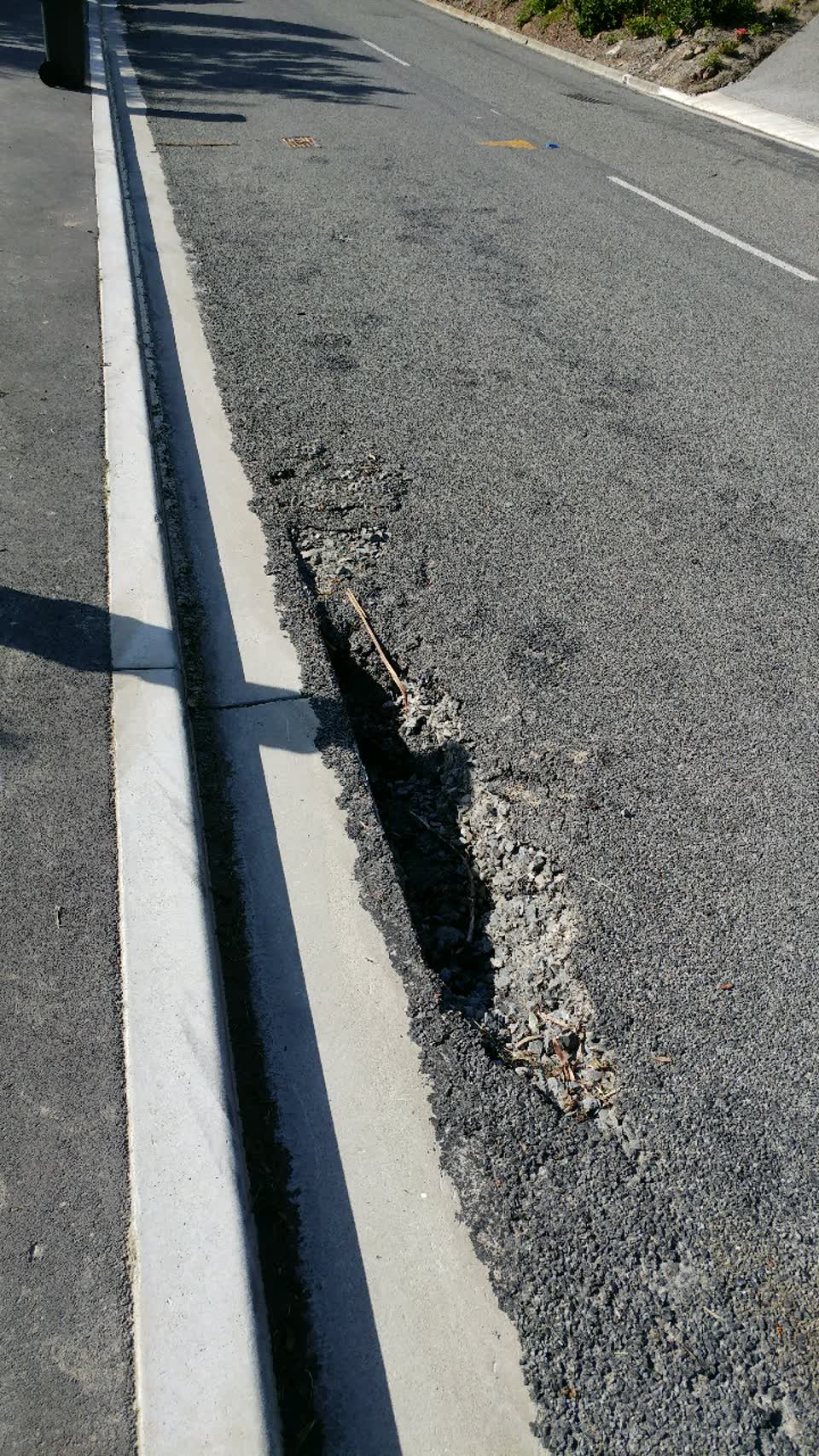 The photograph attached to this roading/streets report