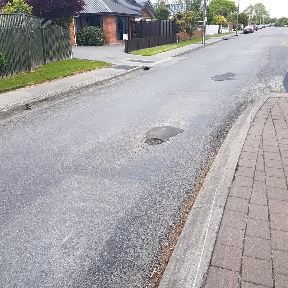 The photograph attached to this roading/streets report