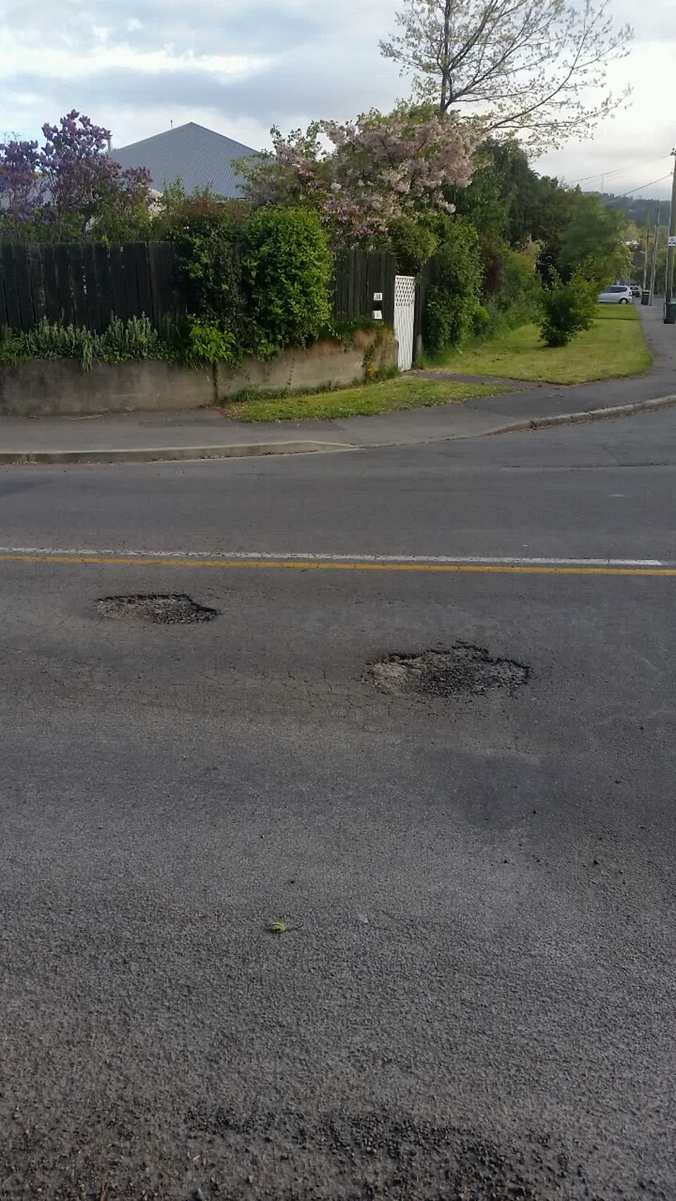 The photograph attached to this roading/streets report