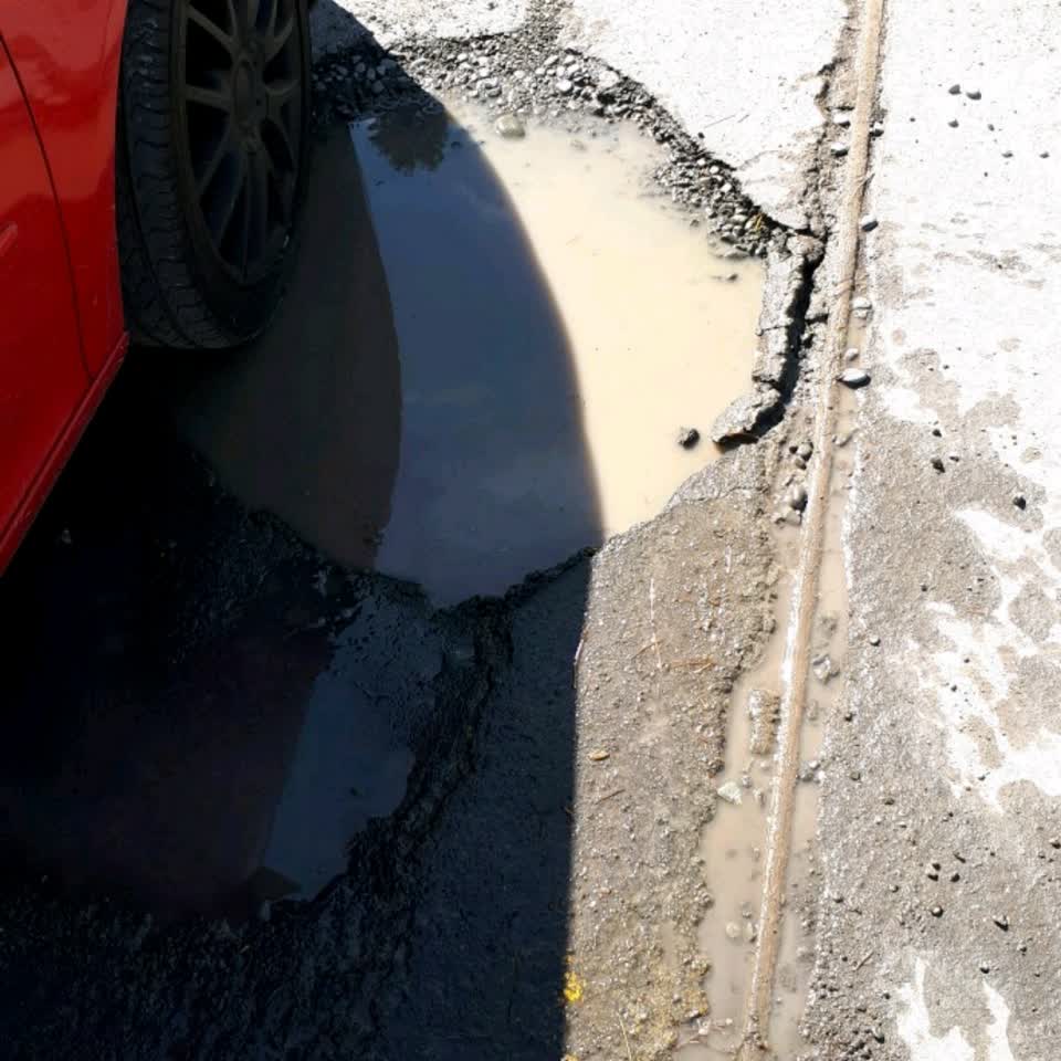 The photograph attached to this roading/streets report