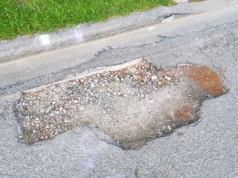 Roading/Streets, a report photo