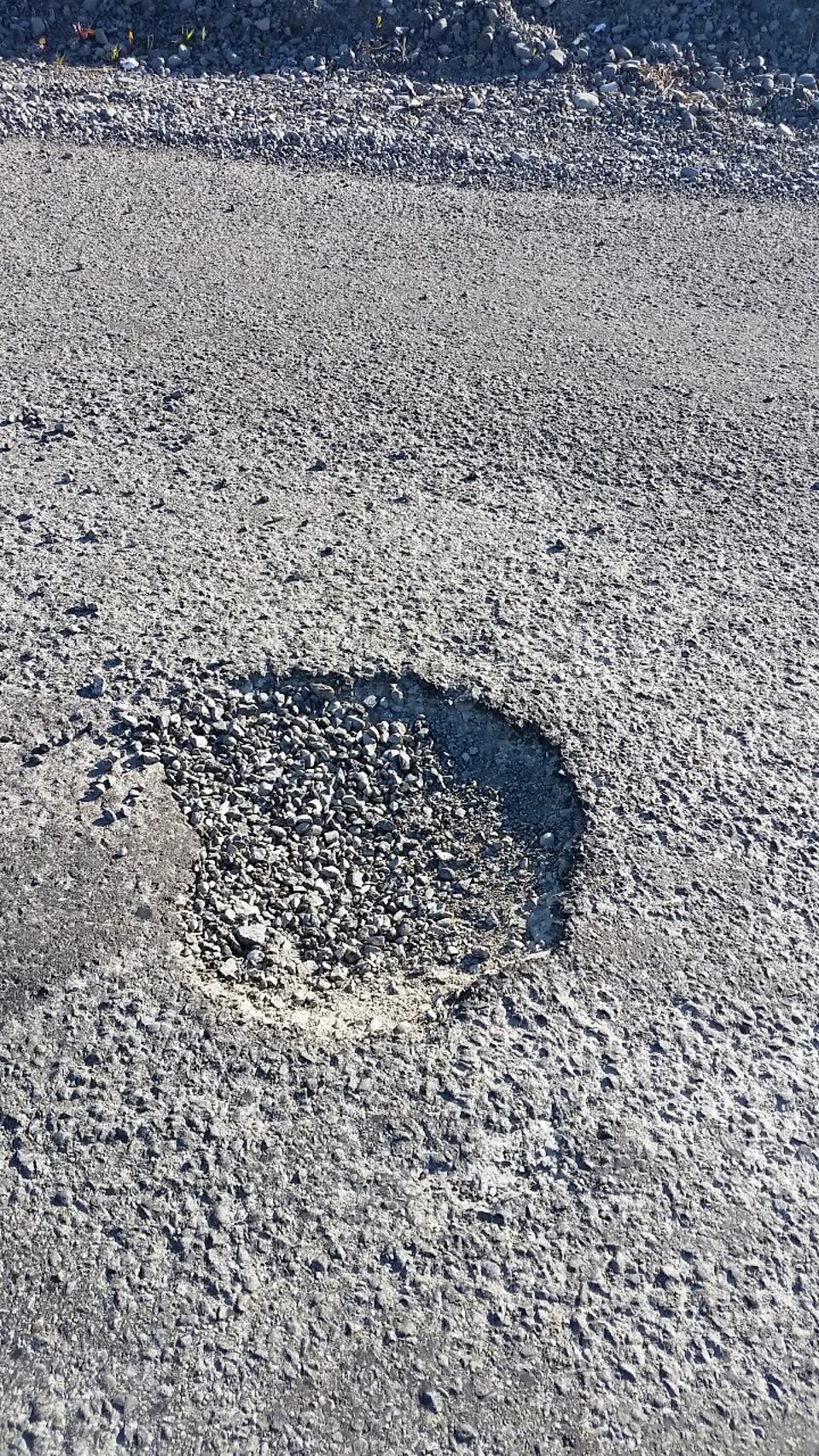 The photograph attached to this roading/streets report