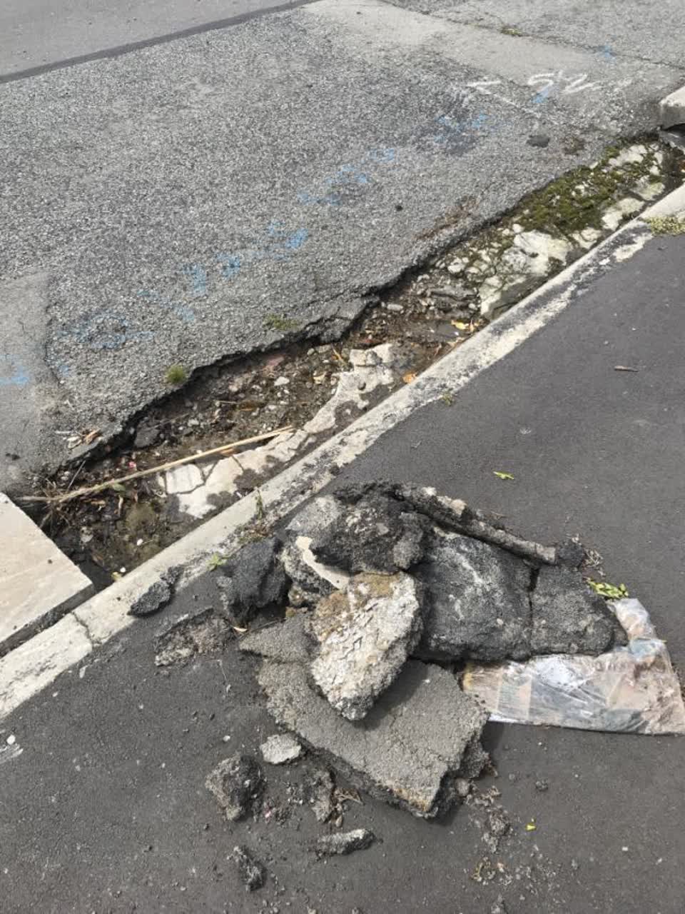 The photograph attached to this roading/streets report
