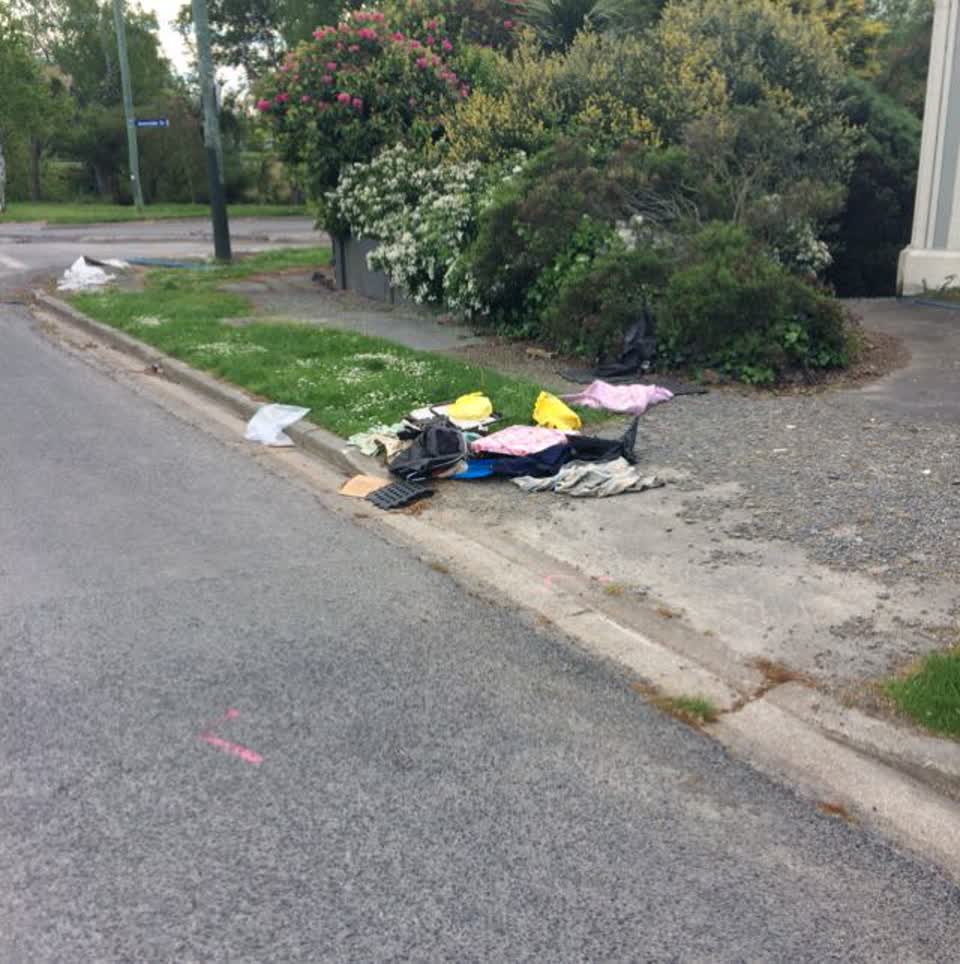 The photograph attached to this rubbish/recycling report