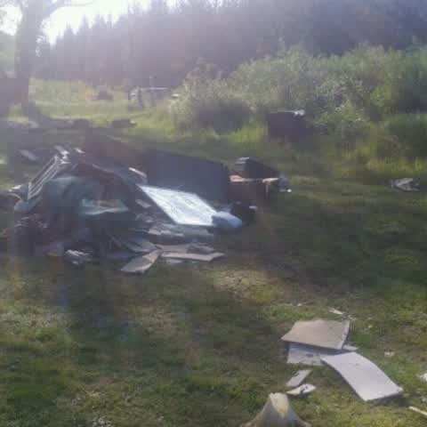 Rubbish/Recycling, a report photo