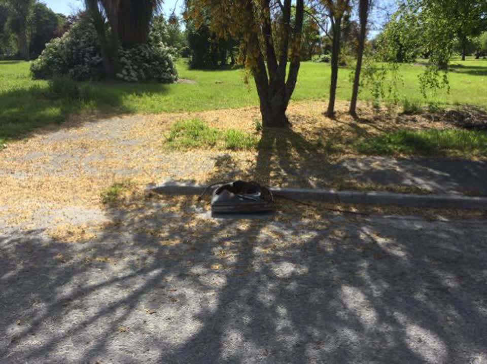 The photograph attached to this rubbish/recycling report