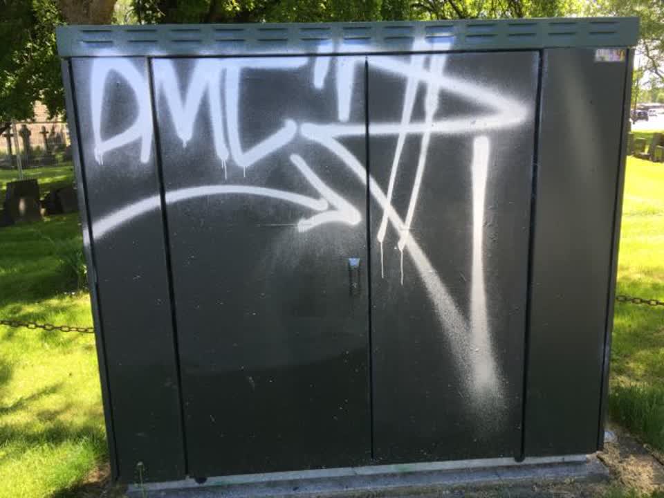 The photograph attached to this graffiti report