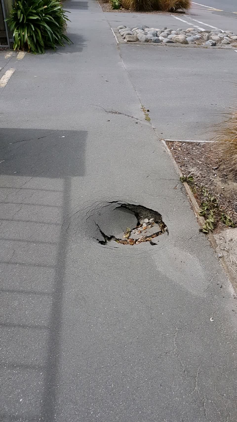 The photograph attached to this roading/streets report