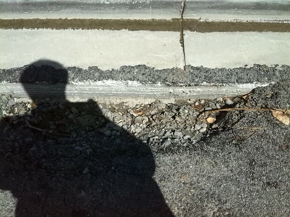 The photograph attached to this roading/streets report
