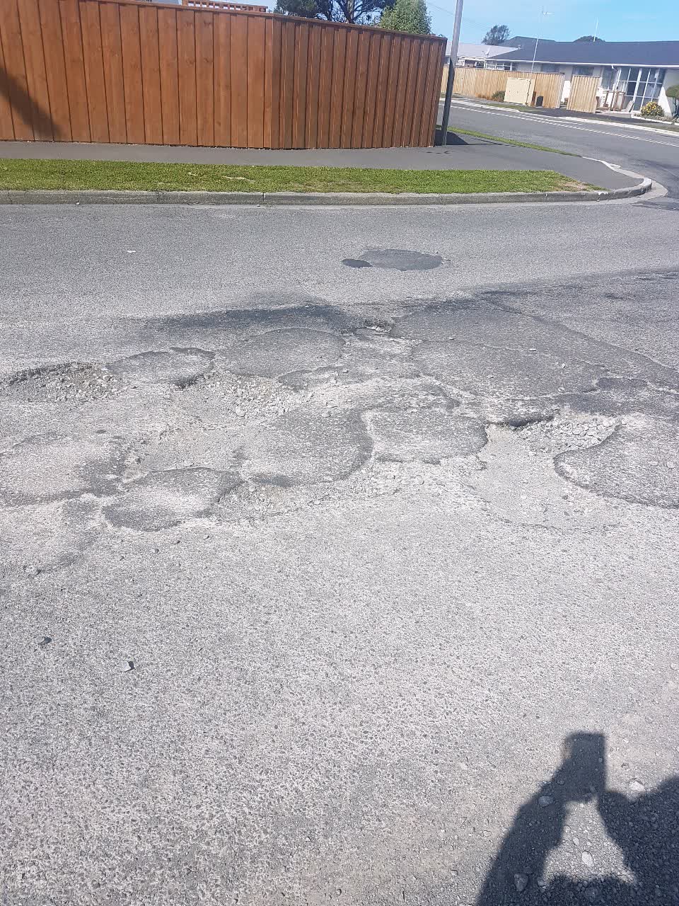 The photograph attached to this roading/streets report