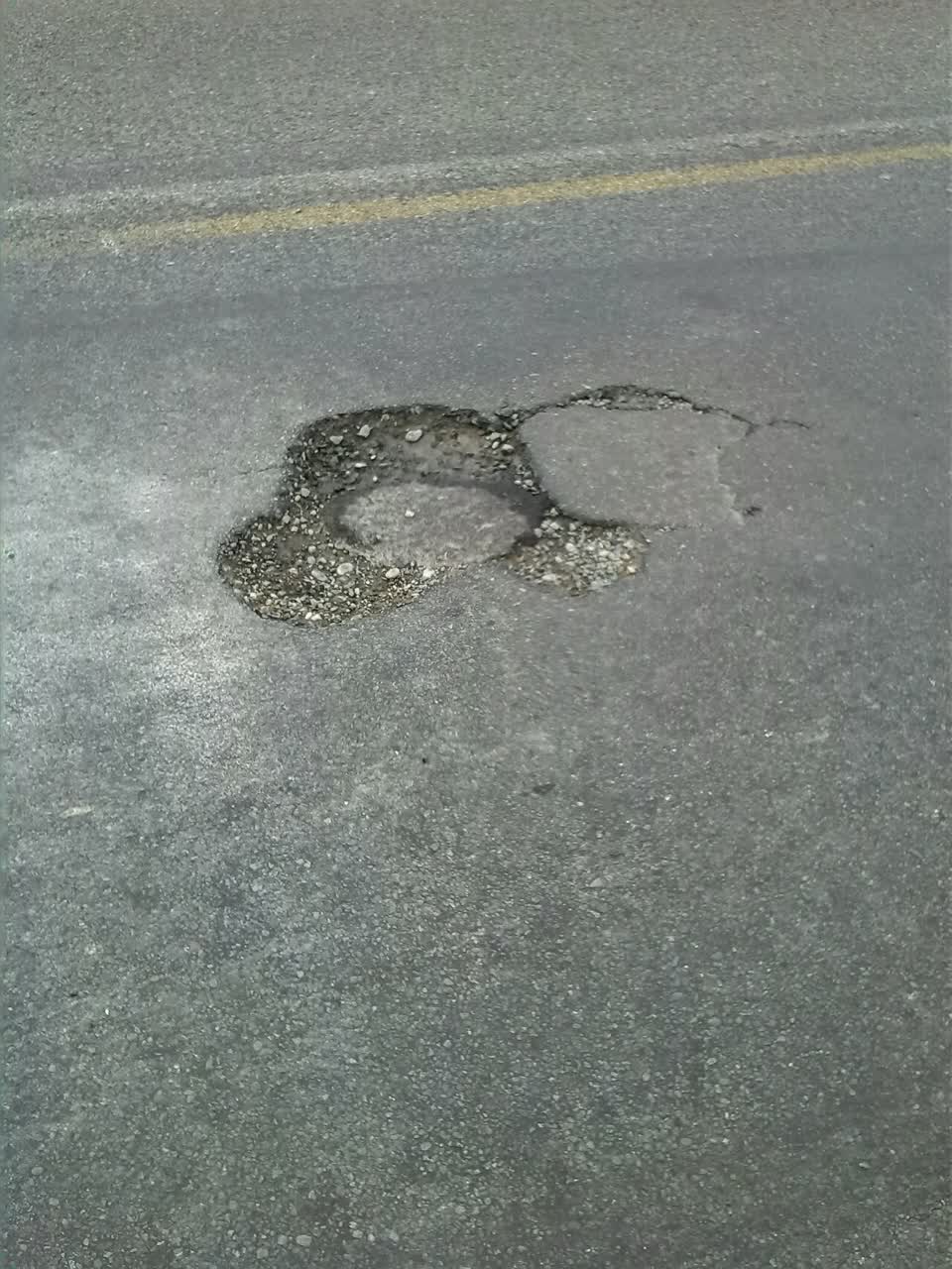 The photograph attached to this roading/streets report