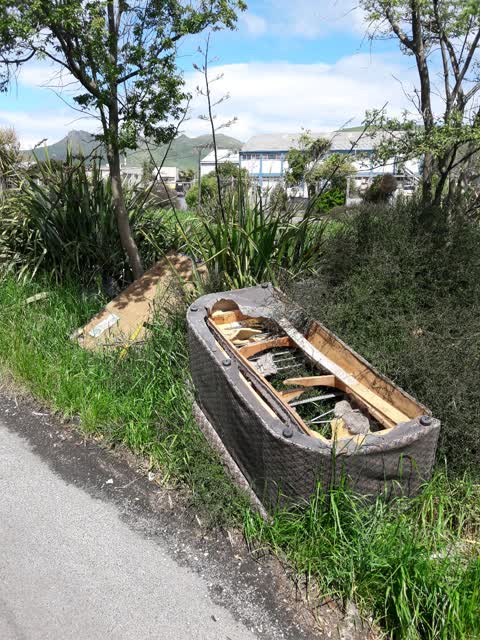 Rubbish/Recycling, a report photo