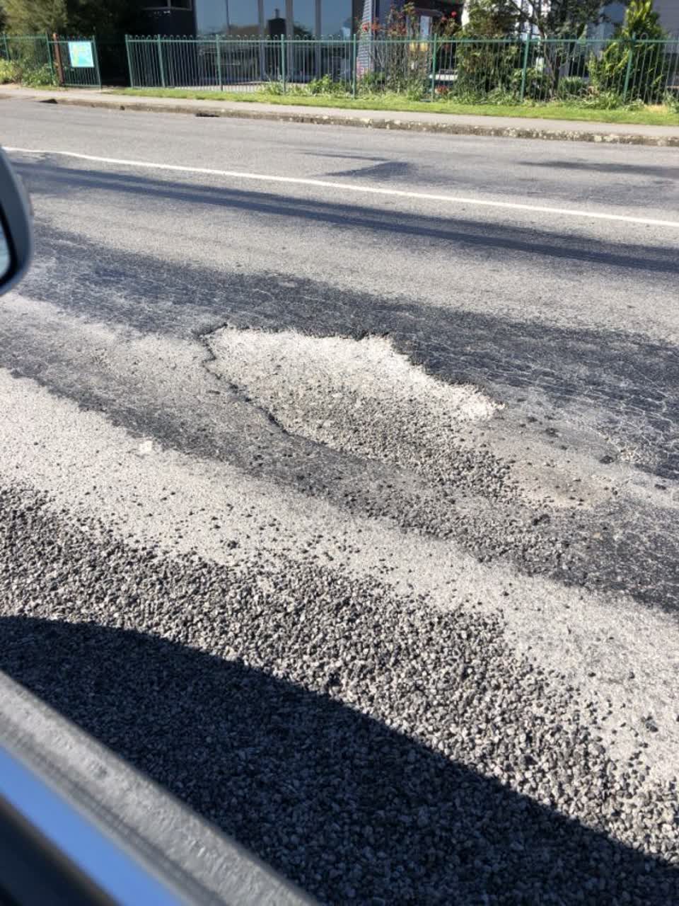 The photograph attached to this roading/streets report