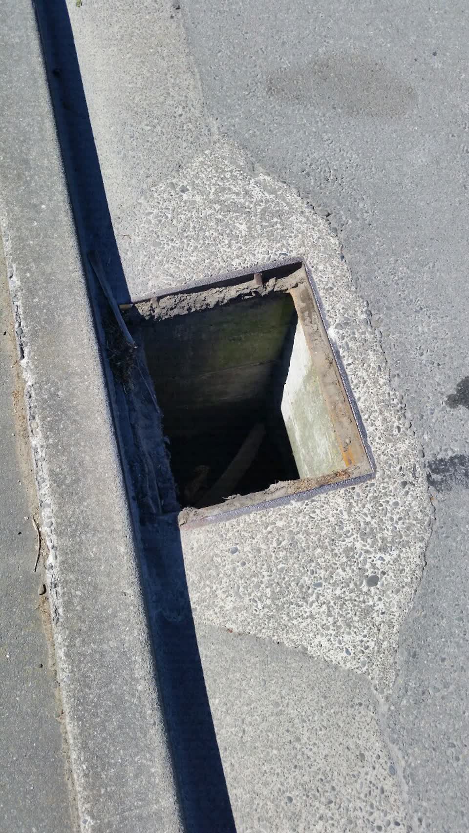 The photograph attached to this roading/streets report