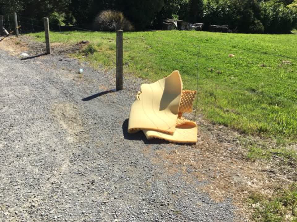 The photograph attached to this rubbish/recycling report
