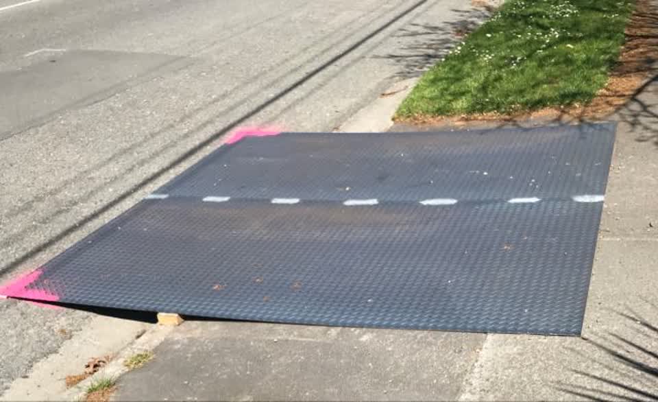 The photograph attached to this roading/streets report