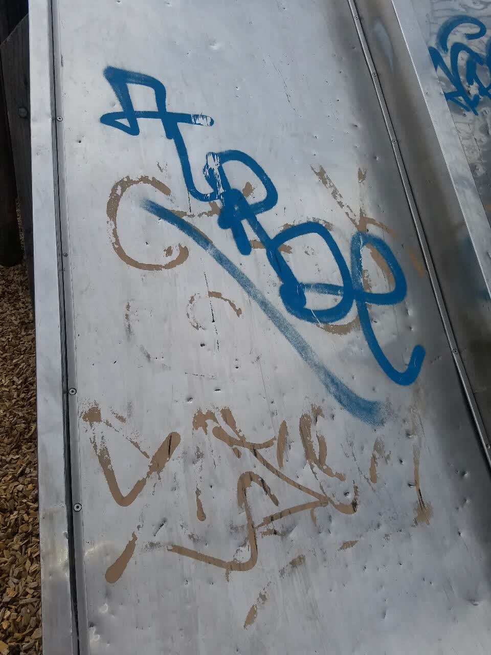 The photograph attached to this graffiti report
