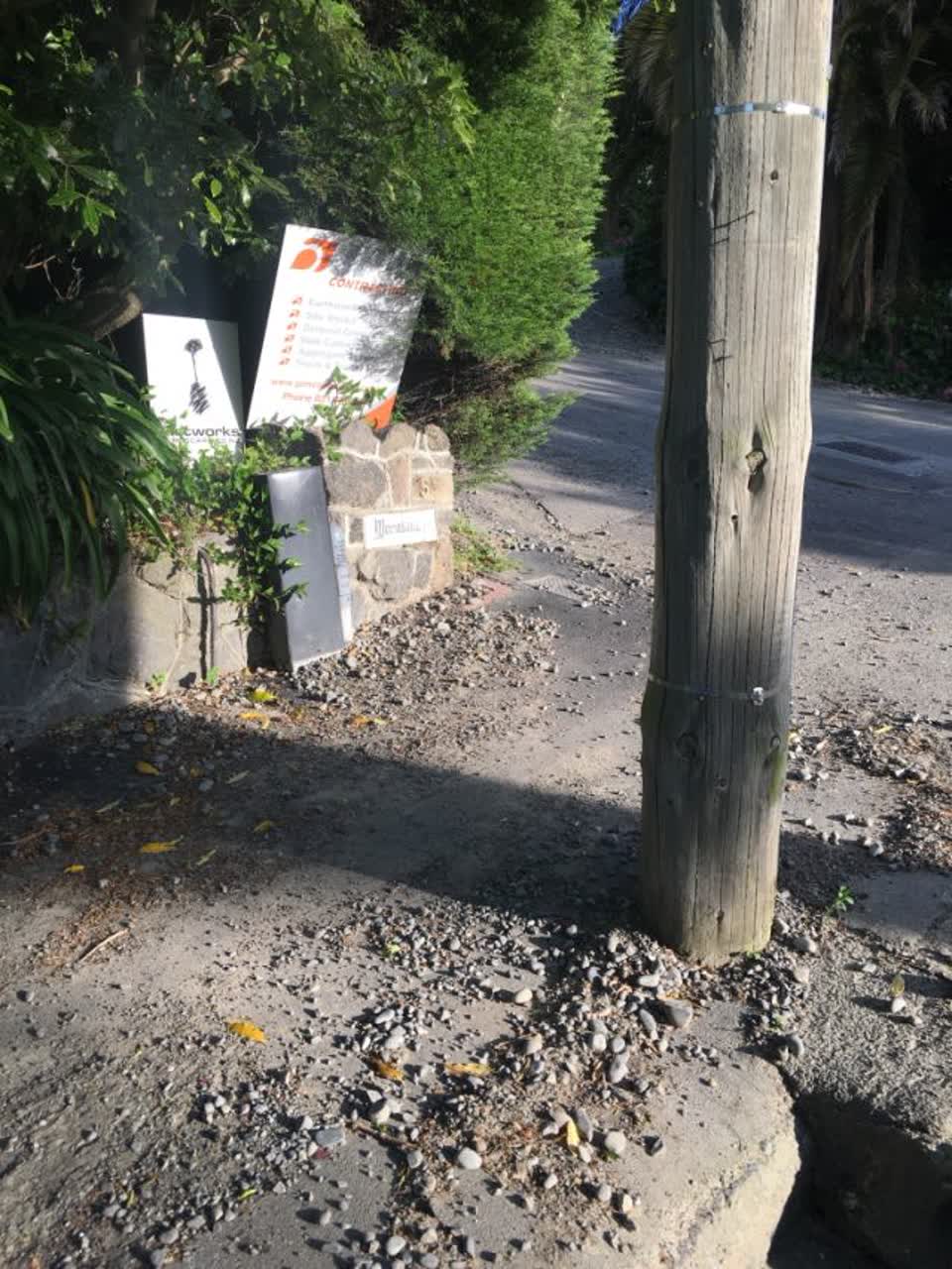 The photograph attached to this roading/streets report