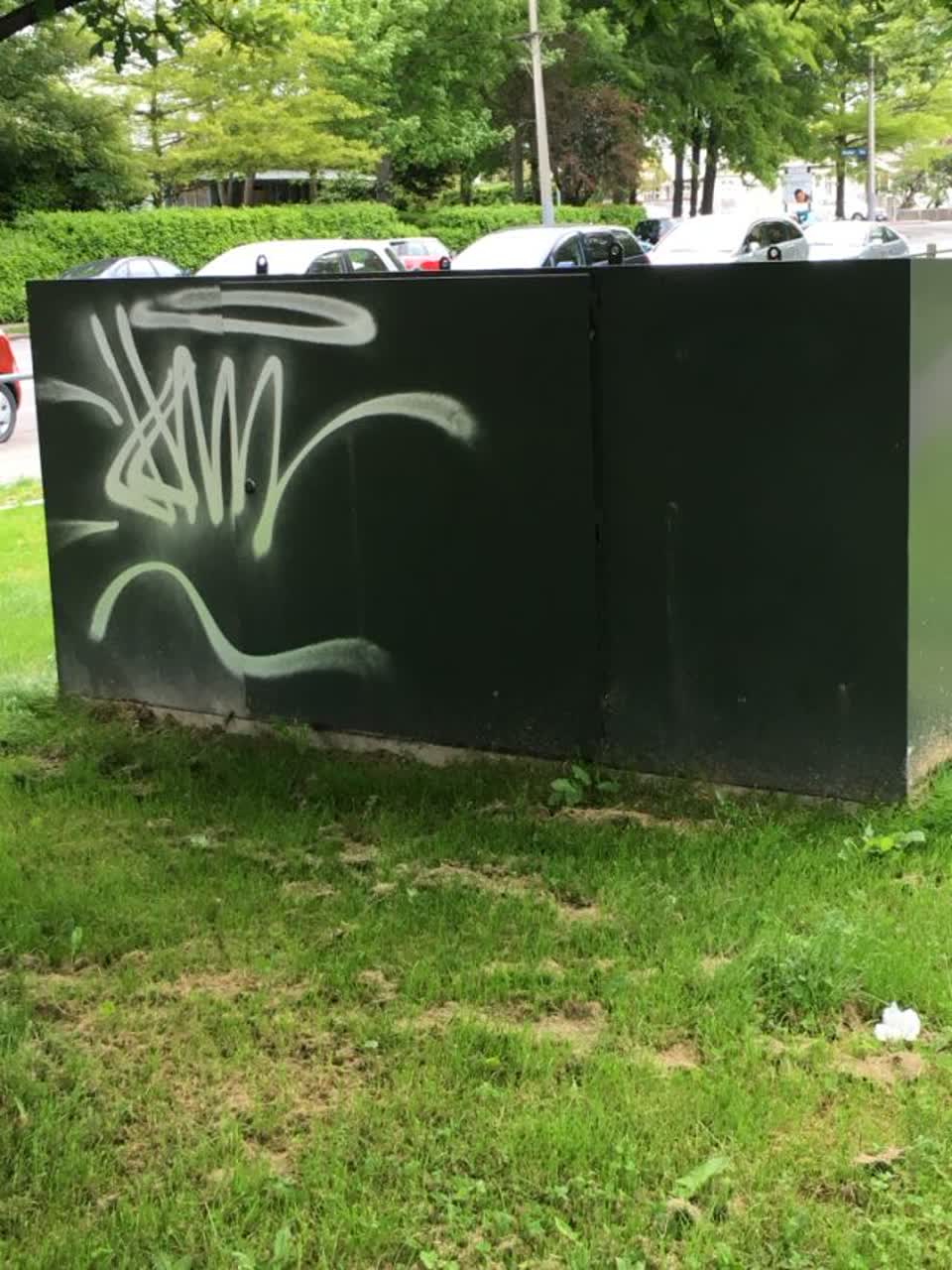 The photograph attached to this graffiti report