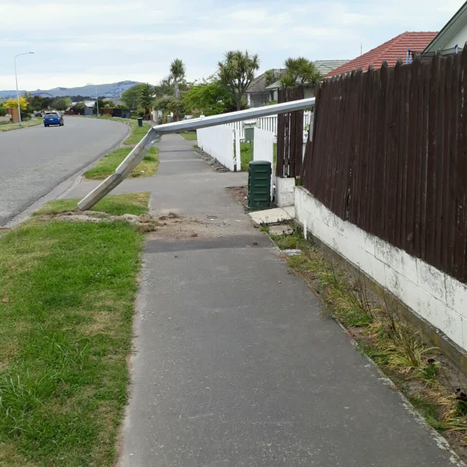 The photograph attached to this roading/streets report