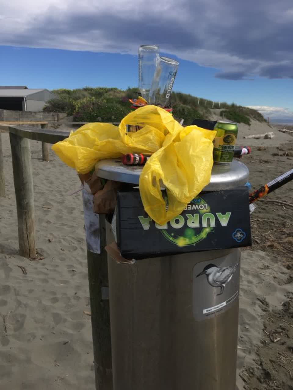 The photograph attached to this rubbish/recycling report